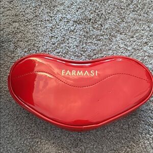 Farmasi Red lip shaped case